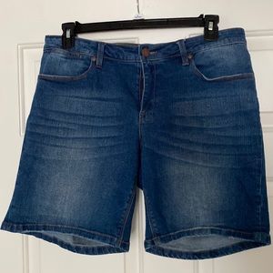 Max Jeans shorts size 14